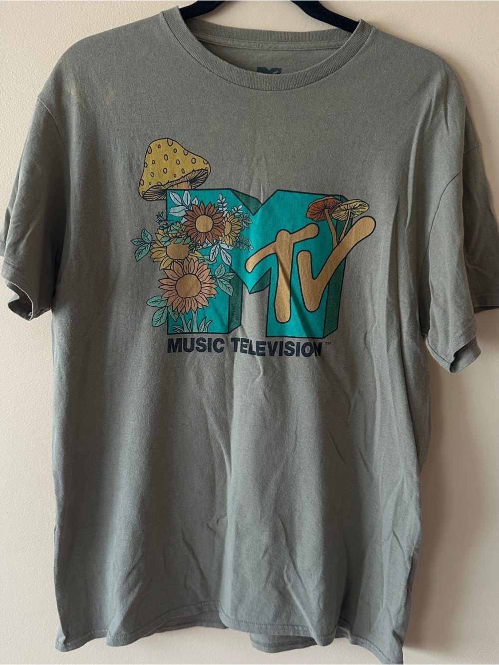 MTV Music Television Flower & Mushroom Graphic Tee Khaki Green Cotton Shirt
